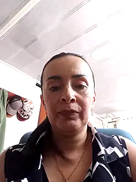 Samantha Sullivan  online show from September 9, 2025, 4:17 pm