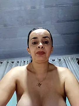 Samantha Sullivan  online show from October 22, 2025, 1:39 am