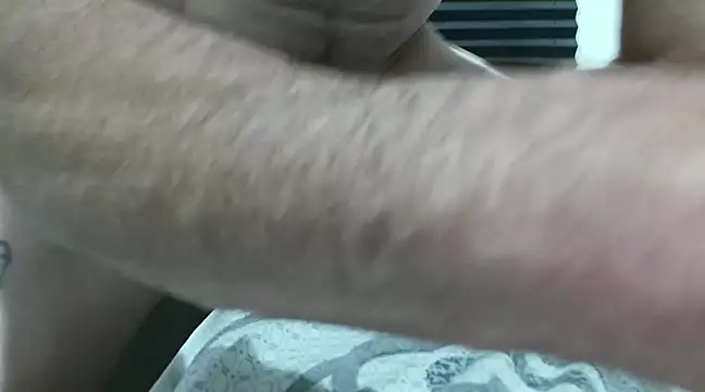 overaveragefreak4you online show from December 6, 2024, 7:54 am