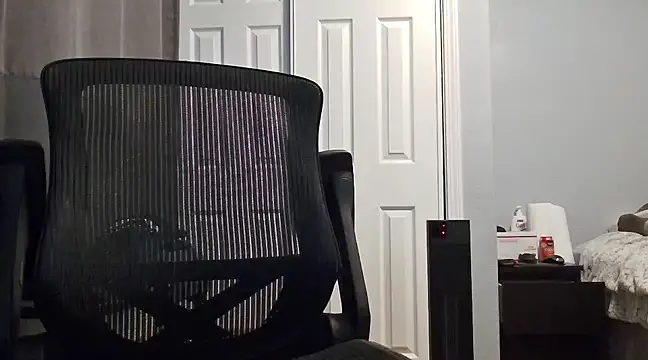 overaveragefreak4you online show from December 6, 2024, 2:06 pm