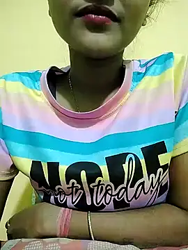 MISSQUEEN48 online show from December 11, 2024, 4:20 pm