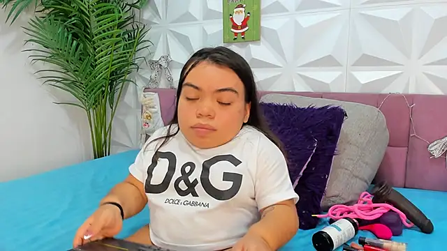 Snapshot of Michelle_Brooks chatting on December 20, 2024, 1:33 pm Michelle Brooks online show from December 20, 2024, 1:33 pm