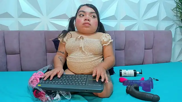 Snapshot of Michelle_Brooks chatting on January 9, 2025, 8:33 pm Michelle Brooks online show from January 9, 2025, 8:33 pm