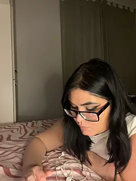 Snapshot of alexaandreea99 chatting on December 9, 2024, 1:07 am alexaandreea99 online show from December 9, 2024, 1:07 am