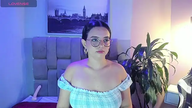Snapshot of alys_baker chatting on February 20, 2025, 3:23 am alys baker online show from February 20, 2025, 3:23 am