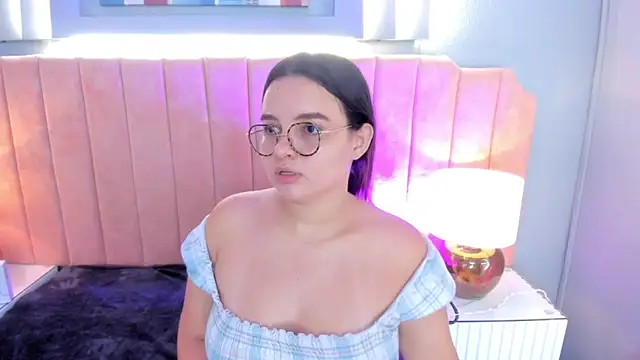 Snapshot of alys_baker chatting on October 17, 2025, 3:53 am alys baker online show from October 17, 2025, 3:53 am