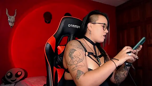 LilithSharon online show from December 18, 2024, 8:25 pm