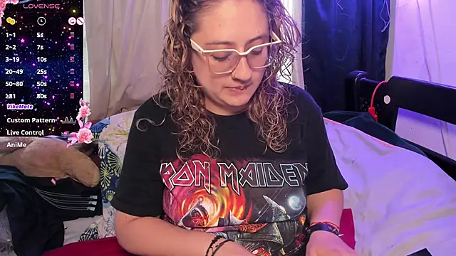 AnnieBigBoobs online show from October 19, 2025, 7:36 pm