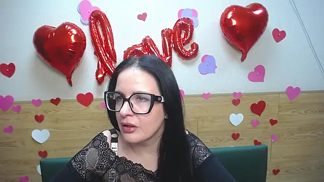 TayaBoret online show from February 4, 2025, 6:27 pm