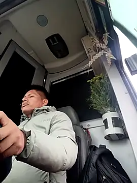 alexchir4 online show from November 10, 2025, 11:53 am