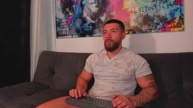 Snapshot of _dreammr1_ chatting on November 17, 2025, 10:15 pm dreammr1 online show from November 17, 2025, 10:15 pm