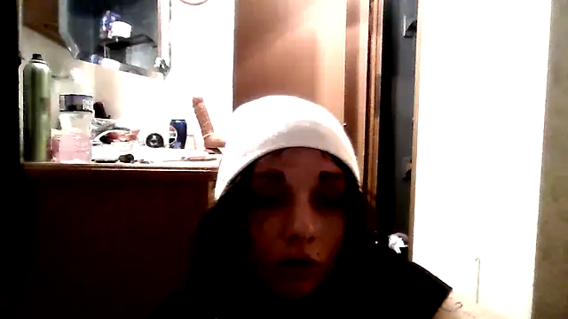 Snapshot of LitLilt chatting on January 11, 2026, 12:59 am LitLilt online show from January 11, 2026, 12:59 am