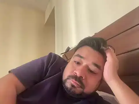 coolboy6566 online show from November 13, 2025, 4:55 am