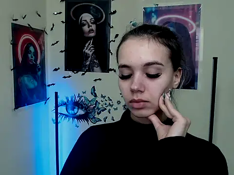  StAcY online show from November 22, 2025, 5:28 am