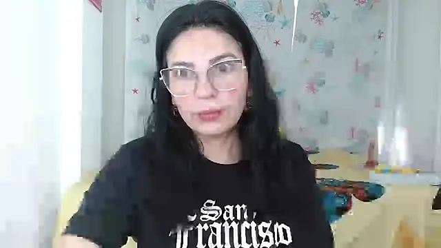 anybellucci43 online show from December 20, 2024, 6:45 pm