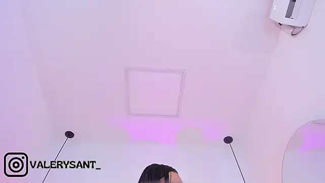 valerysantos  online show from February 21, 2025, 1:44 pm