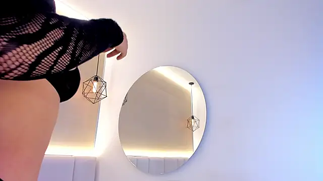 valerysantos  online show from March 26, 2026, 12:22 pm