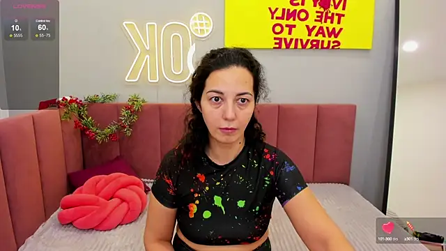 Snapshot of Linda_Insatiable chatting on January 5, 2025, 1:24 am Linda Insatiable online show from January 5, 2025, 1:24 am