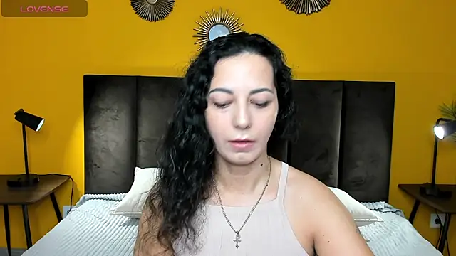 Snapshot of Linda_Insatiable chatting on March 5, 2025, 1:31 am Linda Insatiable online show from March 5, 2025, 1:31 am