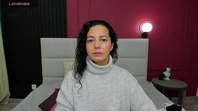 Snapshot of Linda_Insatiable chatting on September 19, 2025, 1:29 am Linda Insatiable online show from September 19, 2025, 1:29 am