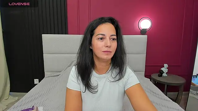 Snapshot of Linda_Insatiable chatting on September 21, 2025, 1:29 am Linda Insatiable online show from September 21, 2025, 1:29 am