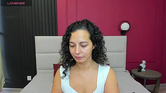 Snapshot of Linda_Insatiable chatting on September 26, 2025, 1:20 am Linda Insatiable online show from September 26, 2025, 1:20 am