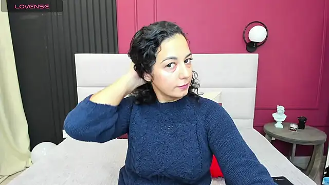 Snapshot of Linda_Insatiable chatting on October 5, 2025, 1:26 am Linda Insatiable online show from October 5, 2025, 1:26 am
