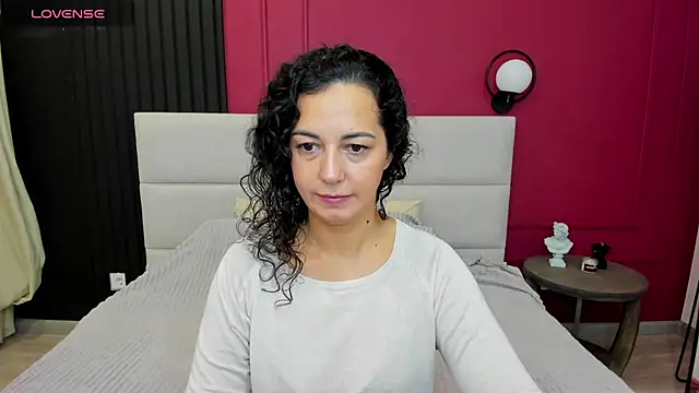 Snapshot of Linda_Insatiable chatting on October 13, 2025, 1:27 am Linda Insatiable online show from October 13, 2025, 1:27 am