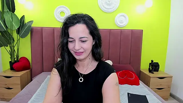 Snapshot of Linda_Insatiable chatting on May 11, 2026, 1:33 am Linda Insatiable online show from May 11, 2026, 1:33 am