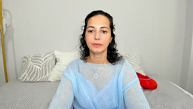 Snapshot of Linda_Insatiable chatting on June 19, 2026, 1:32 am Linda Insatiable online show from June 19, 2026, 1:32 am