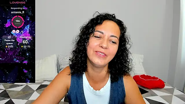 Snapshot of Linda_Insatiable chatting on July 15, 2026, 2:06 am Linda Insatiable online show from July 15, 2026, 2:06 am