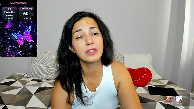 Snapshot of Linda_Insatiable chatting on July 25, 2026, 1:15 am Linda Insatiable online show from July 25, 2026, 1:15 am