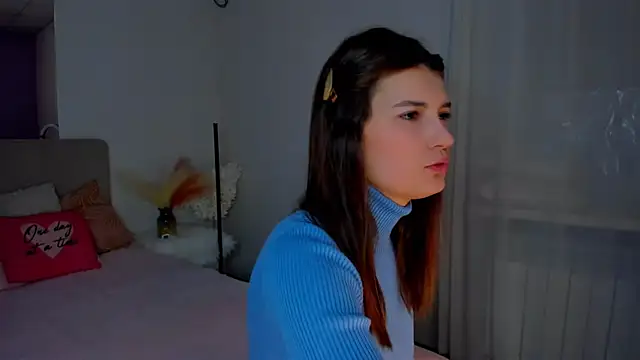 Laura Leee online show from February 9, 2025, 6:22 am