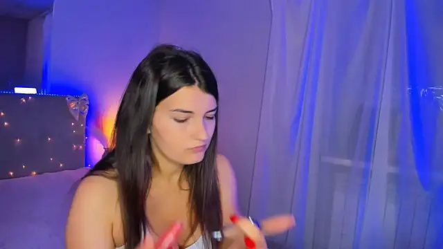 Snapshot of Laura_Leee chatting on June 21, 2026, 5:10 am Laura Leee online show from June 21, 2026, 5:10 am