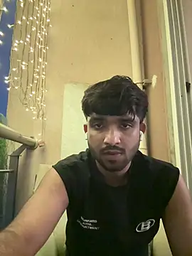 Snapshot of Jhonnn98 chatting on August 4, 2026, 2:08 pm Jhonnn98 online show from August 4, 2026, 2:08 pm