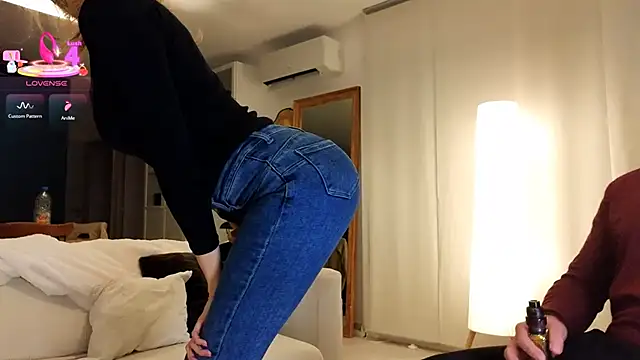 Snapshot of Luxymin34 chatting on February 17, 2025, 8:47 pm Luxymin34 online show from February 17, 2025, 8:47 pm