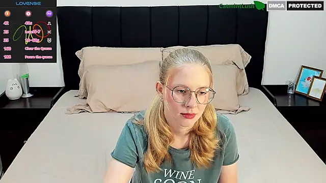 CatmintLush online show from November 16, 2025, 11:43 pm