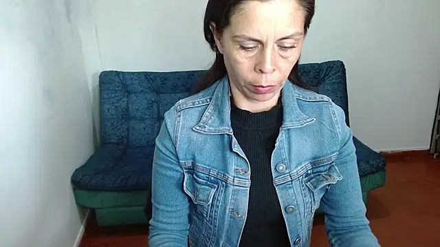 Snapshot of Marilyn_xxxx chatting on October 3, 2025, 6:38 pm Marilyn xxxx online show from October 3, 2025, 6:38 pm