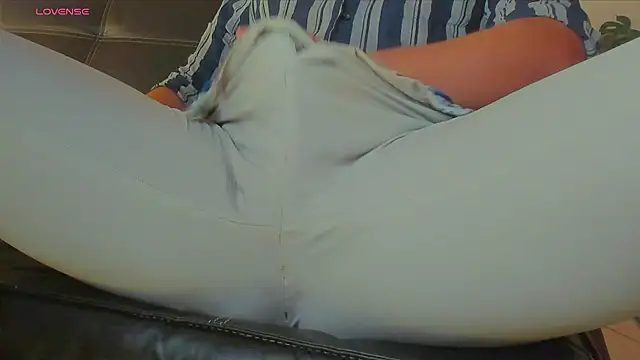 Snapshot of MrLonely02 chatting on January 4, 2025, 5:16 am MrLonely02 online show from January 4, 2025, 5:16 am