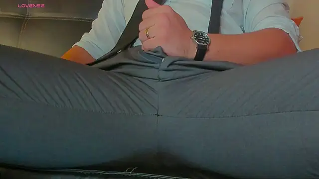 Snapshot of MrLonely02 chatting on January 10, 2025, 2:14 am MrLonely02 online show from January 10, 2025, 2:14 am