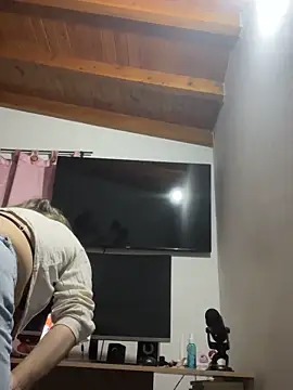 Sabrina Hall  online show from October 4, 2025, 2:53 am