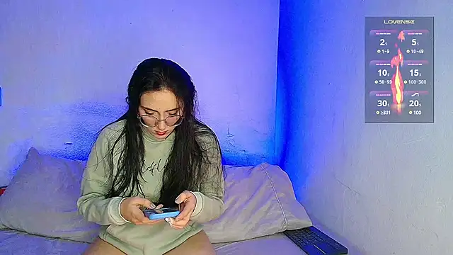 Snapshot of aron_wi chatting on December 15, 2024, 1:02 am aron wi online show from December 15, 2024, 1:02 am