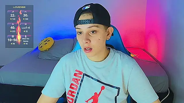 Snapshot of aron_wi chatting on January 21, 2025, 11:13 am aron wi online show from January 21, 2025, 11:13 am