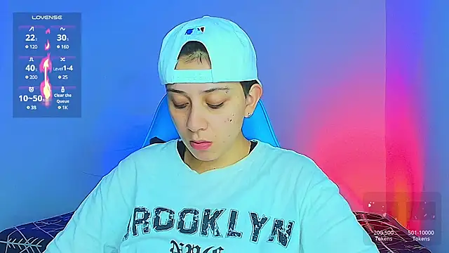 Snapshot of aron_wi chatting on February 3, 2025, 9:30 am aron wi online show from February 3, 2025, 9:30 am