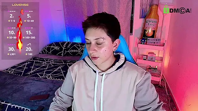 Snapshot of aron_wi chatting on September 21, 2025, 1:40 am aron wi online show from September 21, 2025, 1:40 am