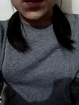 Snapshot of Riyu_05 chatting on January 25, 2025, 6:45 am Riyu 05 online show from January 25, 2025, 6:45 am