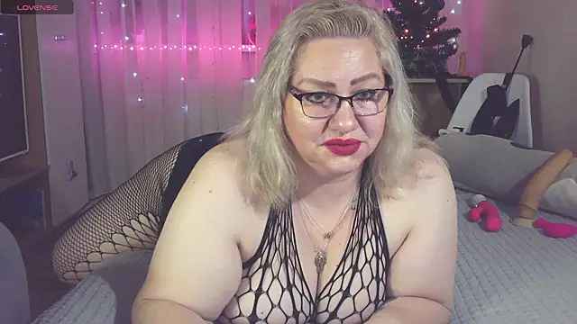 Snapshot of AngelinaGlam chatting on December 26, 2024, 1:10 pm AngelinaGlam online show from December 26, 2024, 1:10 pm