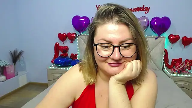 ZannaDreil online show from February 17, 2025, 5:36 am