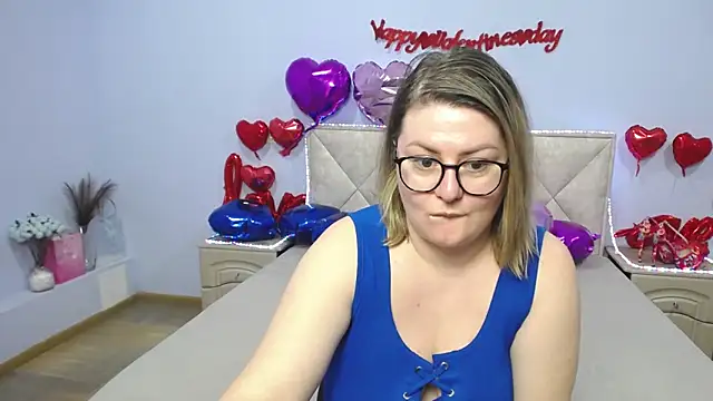 ZannaDreil online show from February 19, 2025, 5:49 am