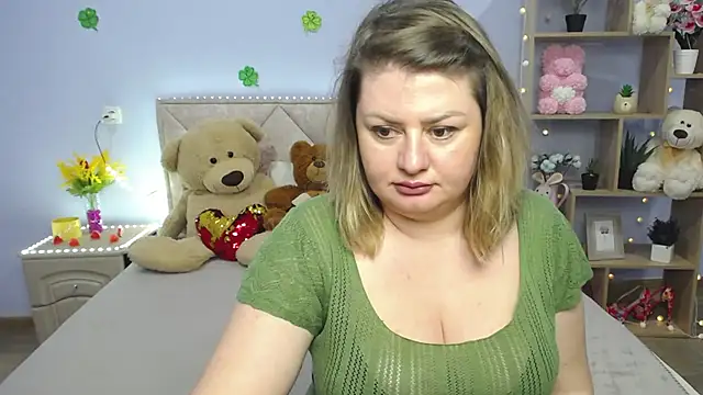 ZannaDreil online show from March 14, 2025, 1:24 pm